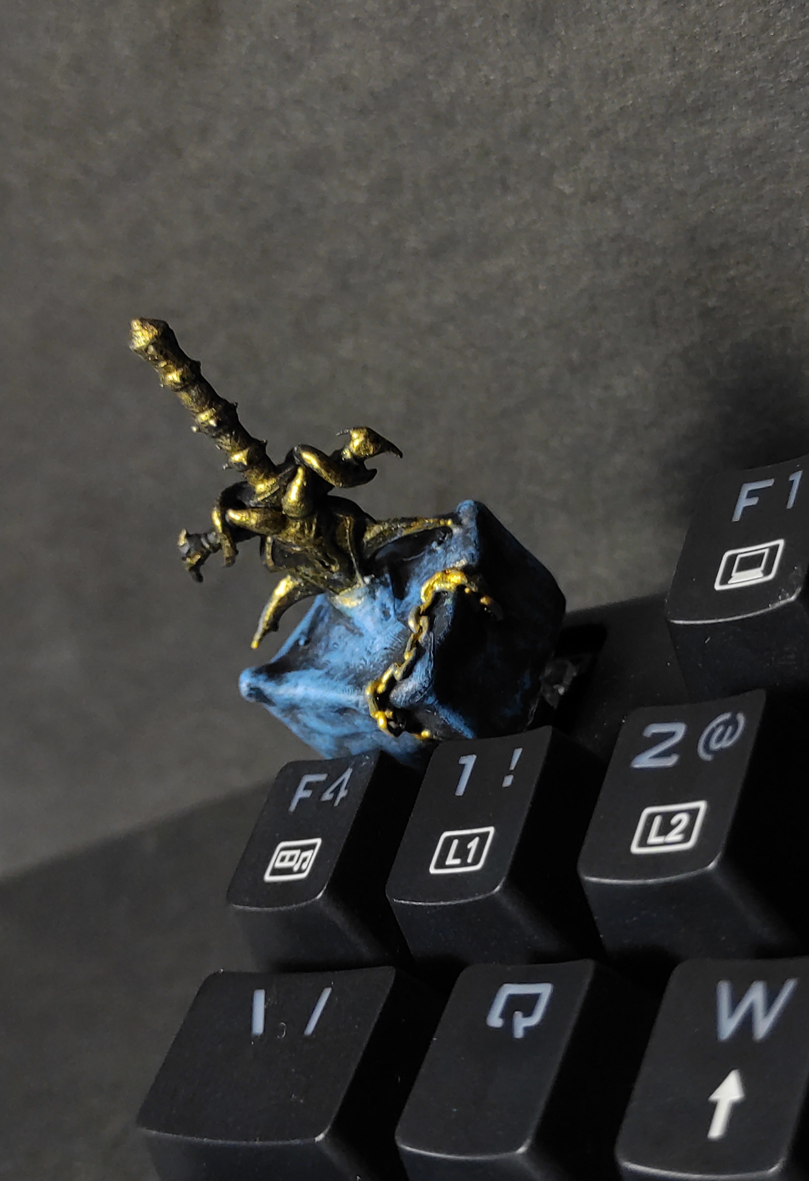 دکمه کیبورد مکانیکال  کیکپ مدل شمشیر وارکرافت ( lich king )